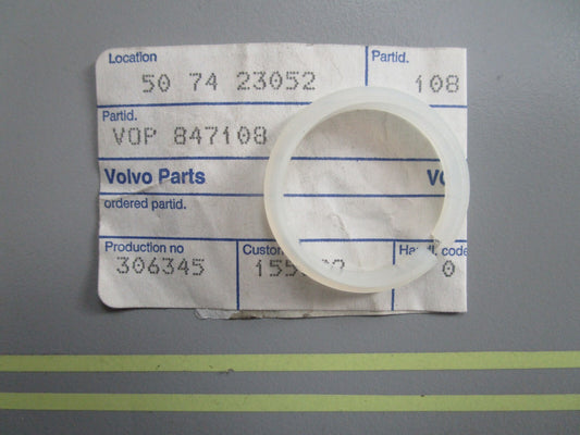 *NEW OEM* 0810 Volvo Penta Retainer Ring 847108