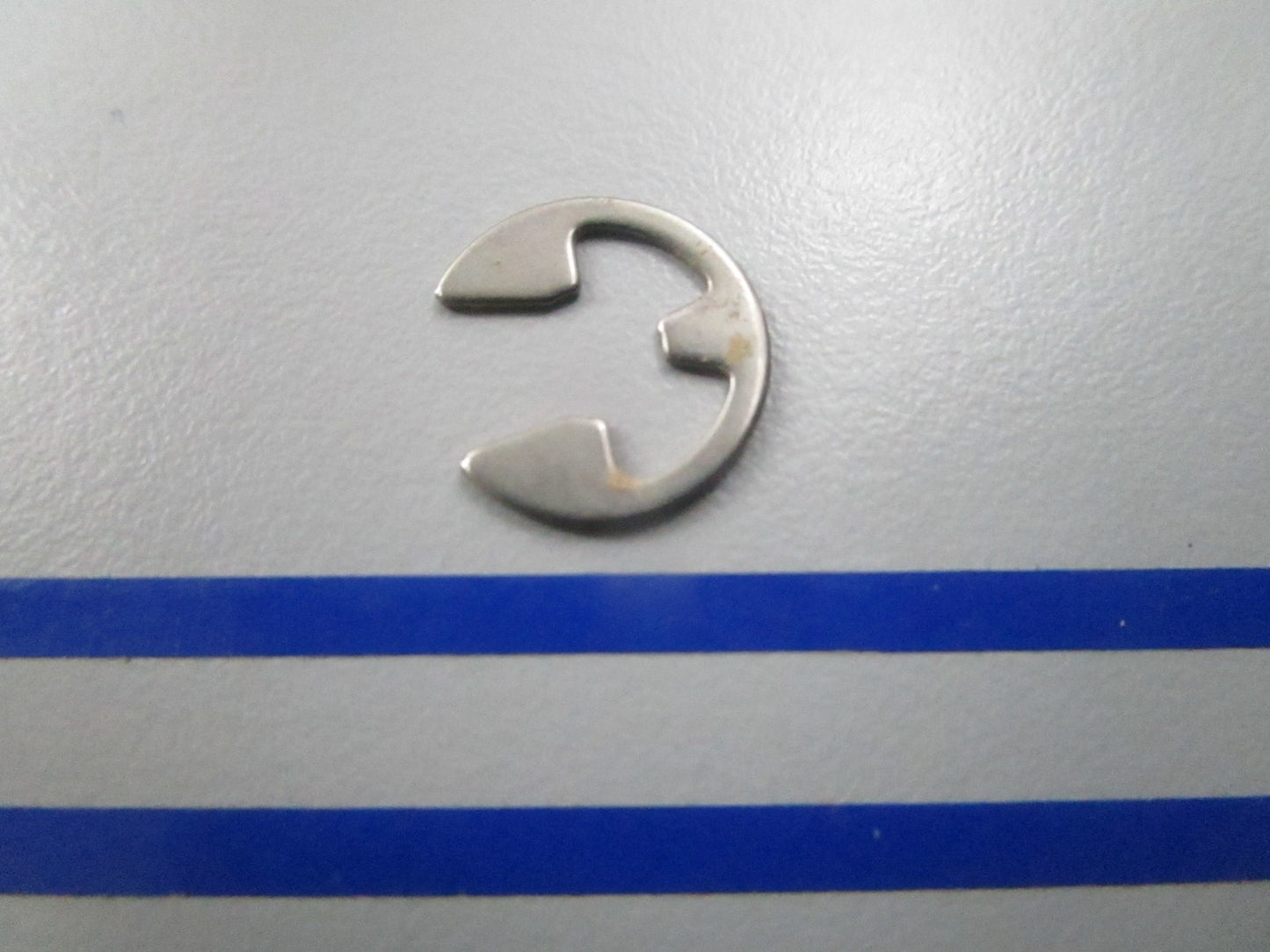 NEW OEM 203470 0203470 OMC Johnson Evinrude Retaining Ring 0810