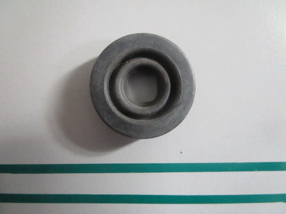 NEW OEM 204457 0204457 OMC Johnson Evinrude Grommet 0820