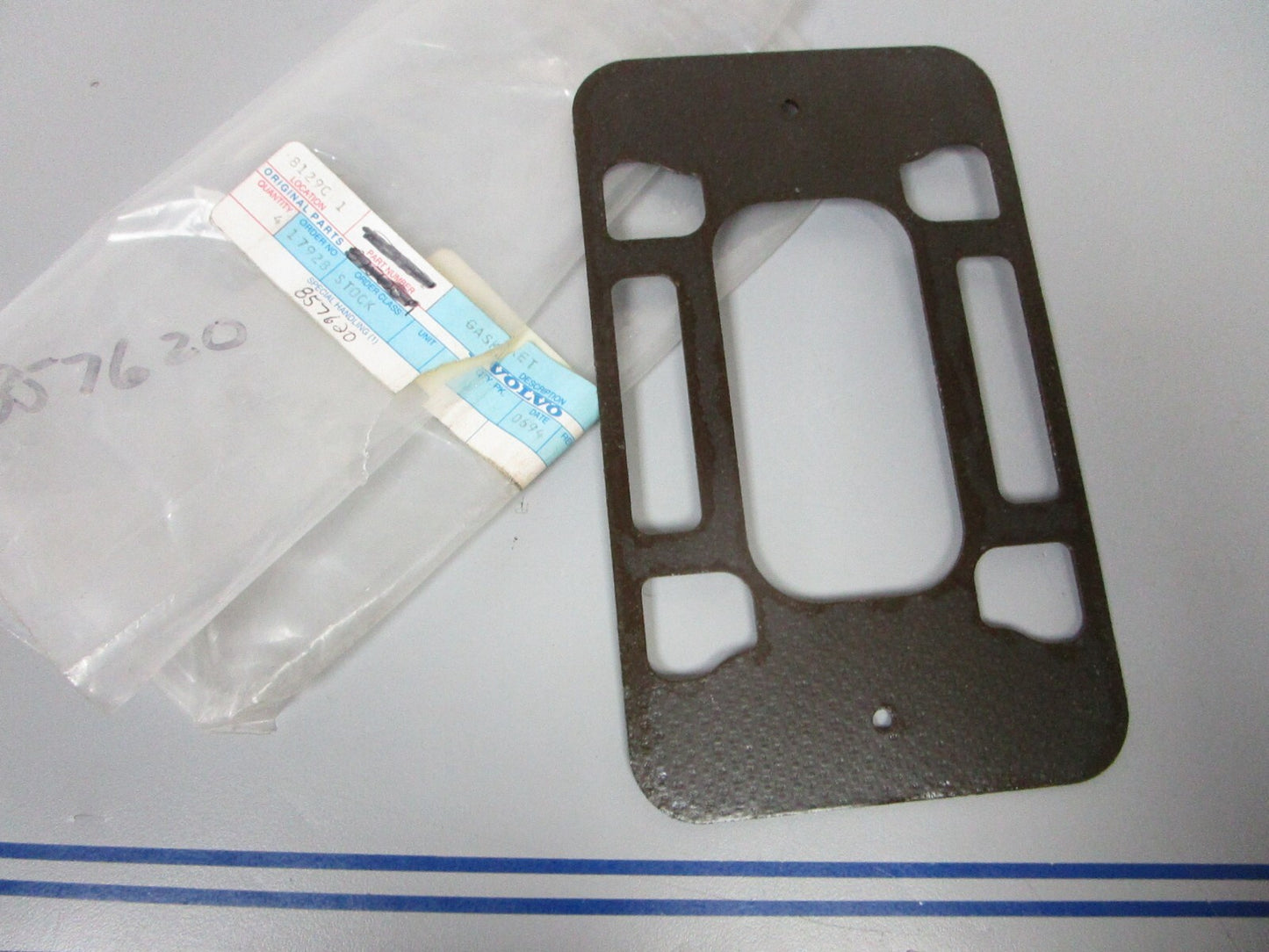 *NEW OEM* 0810 Volvo Penta Gasket 857620 855998-1