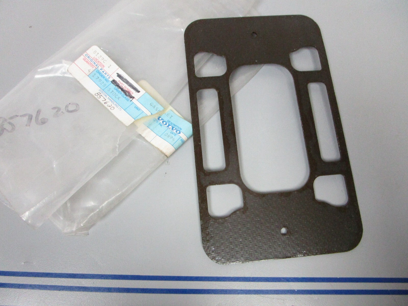 *NEW OEM* 0810 Volvo Penta Gasket 857620 855998-1