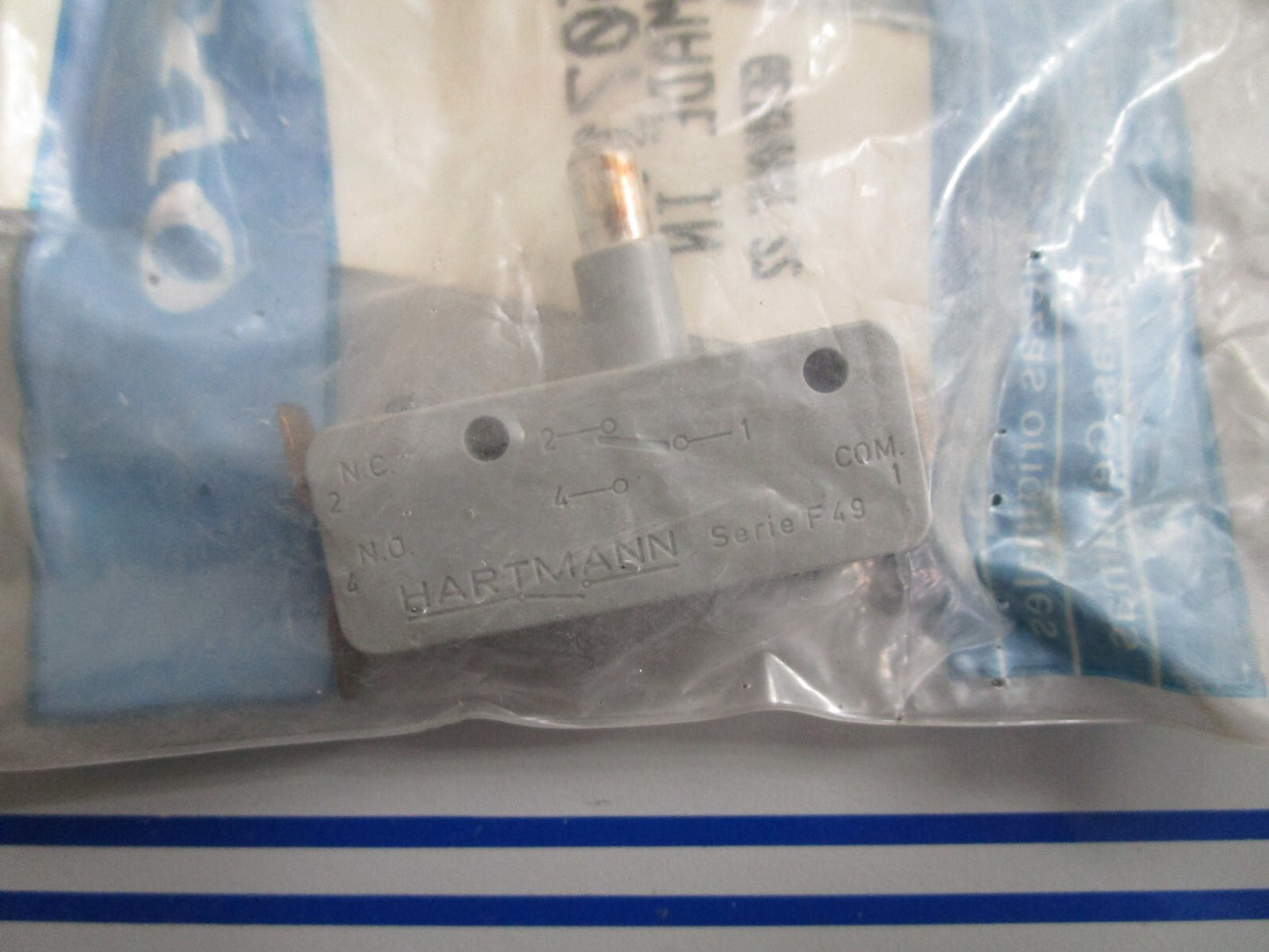 *NEW OEM* 0820 Volvo Penta Switch 850710