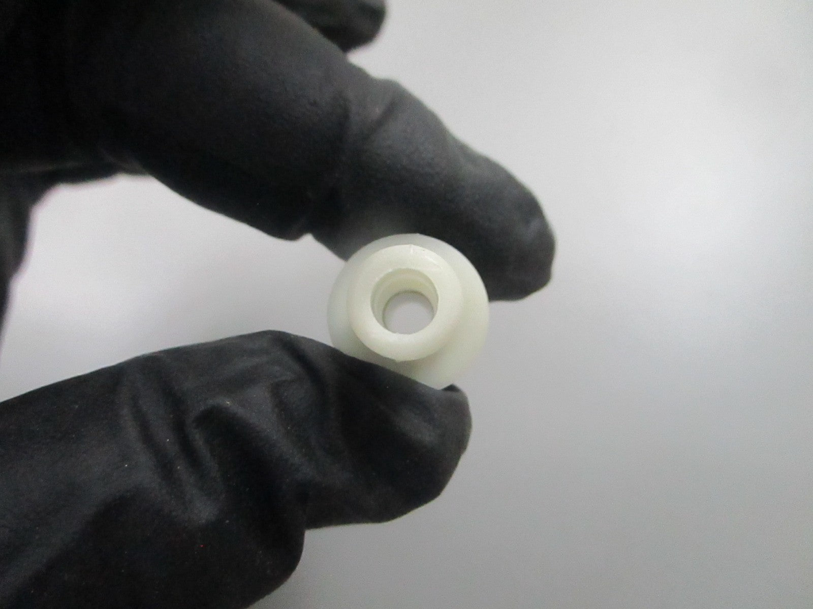 *NEW OEM* 0810 OMC Johnson Evinrude Nipple 335234 0335234