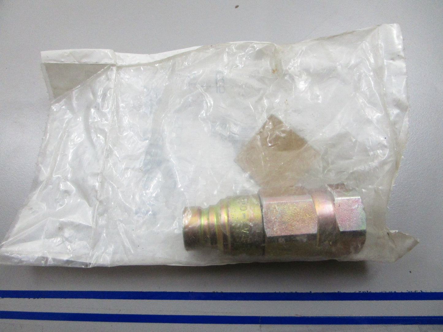 *NEW OEM* 0810 Bobcat Coupler 6667804