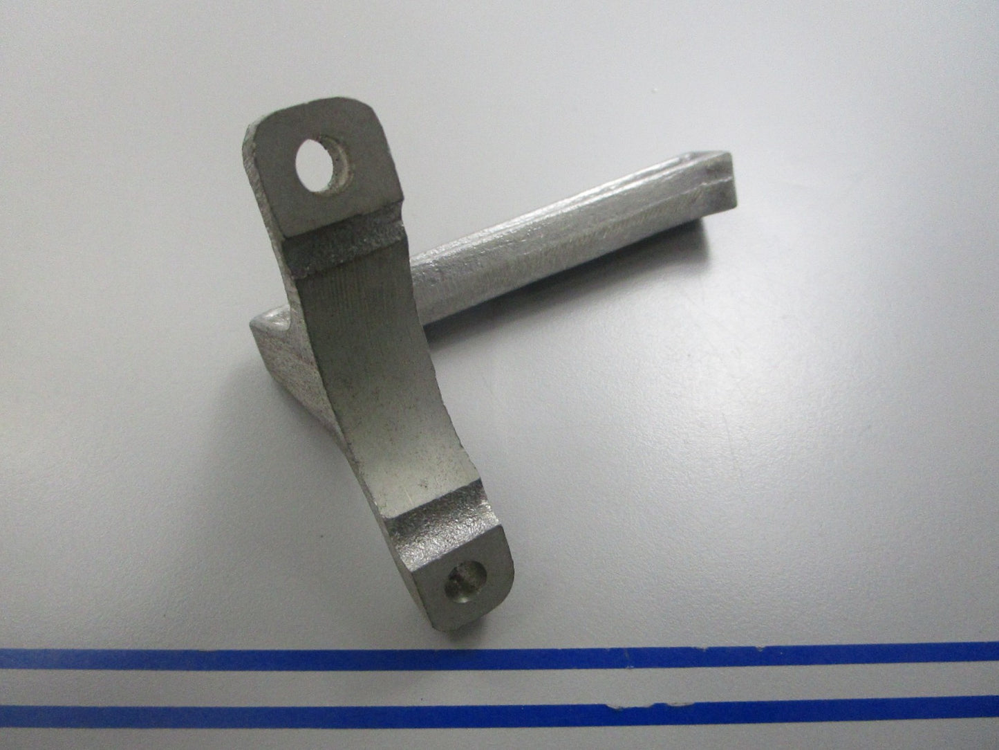 *NEW OEM* 0810 Mercury Quicksilver Bracket 84398M