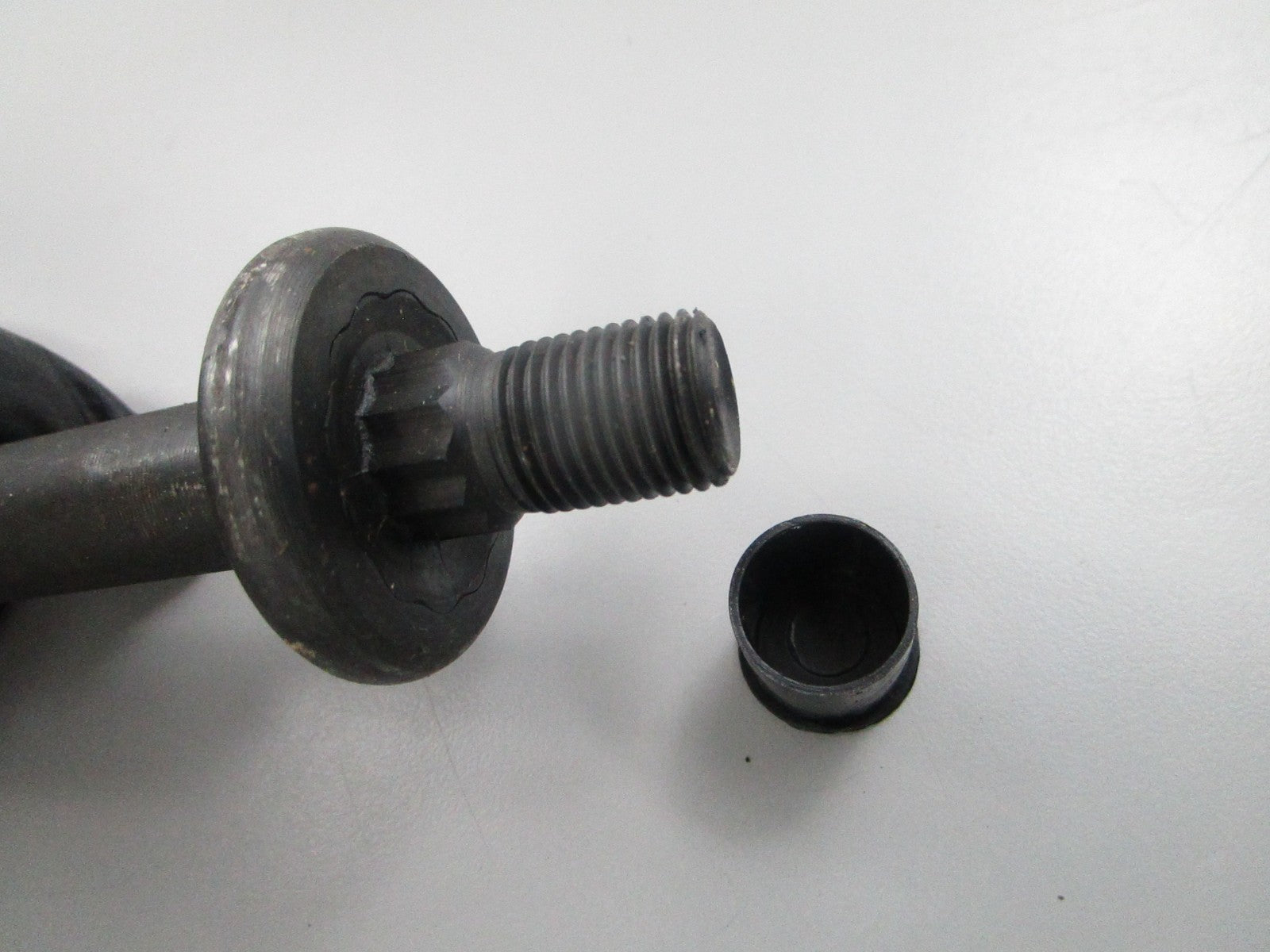 NEW 10-13605 Replaces: 092849MA Rotary Spline Shaft 0810