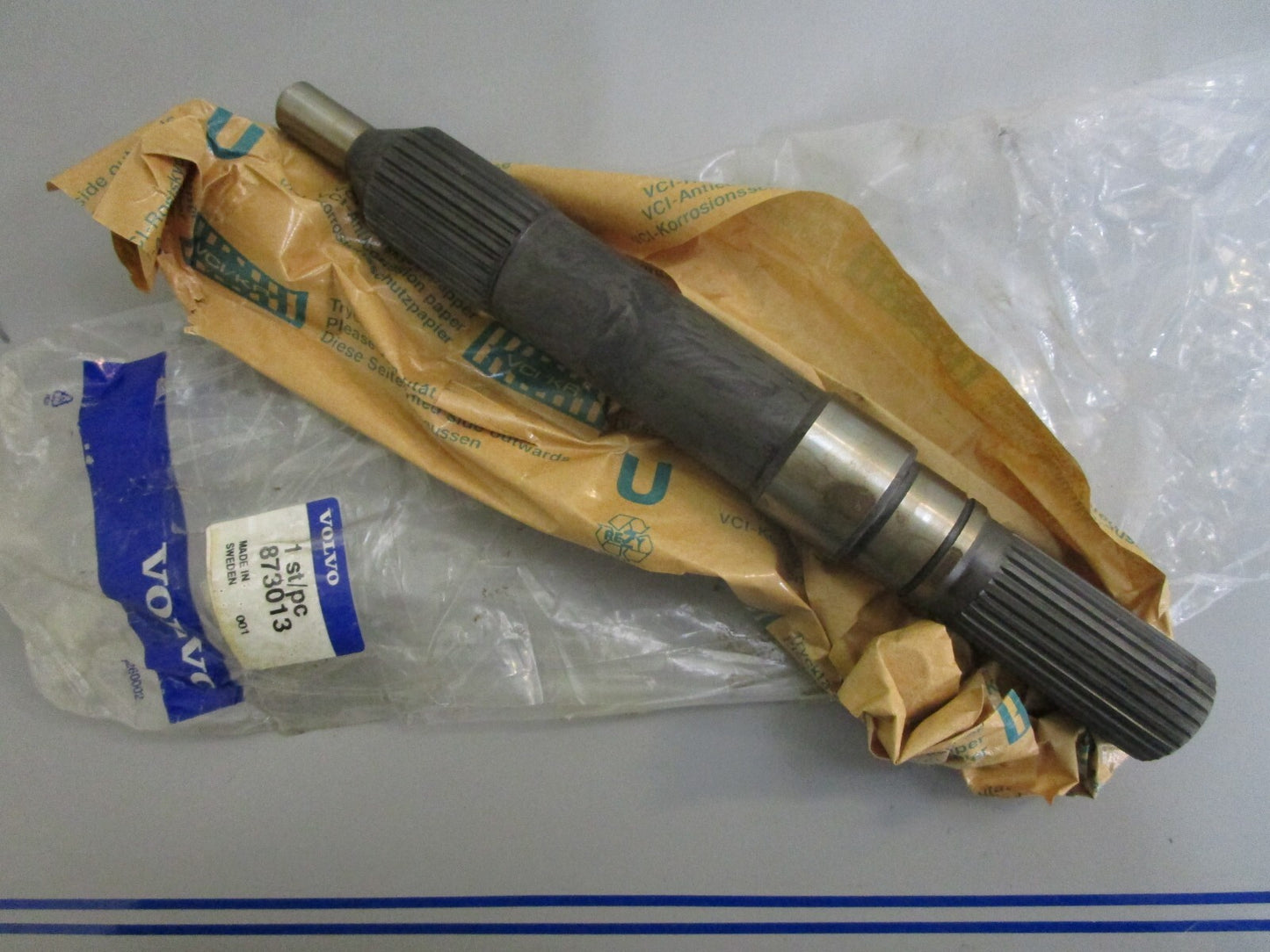 *NEW OEM* 0820 Volvo Penta Primary Shaft 873013
