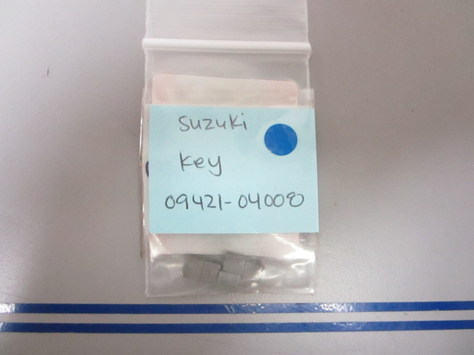 *NEW OEM* 0810 Suzuki Key 09421-04008