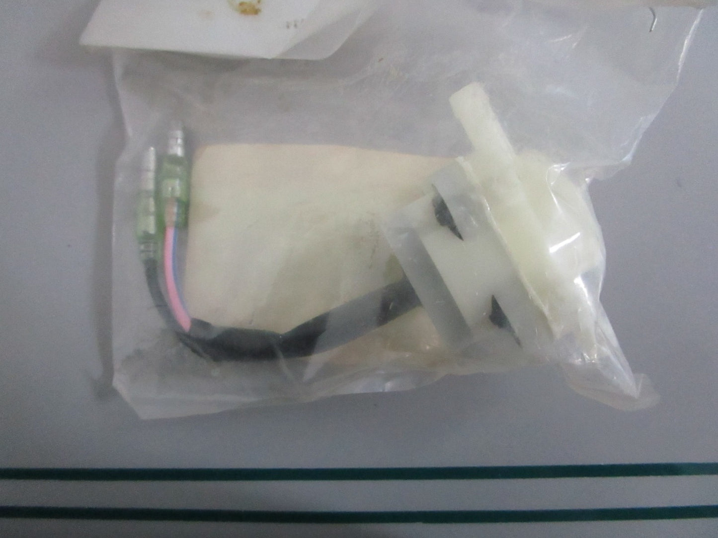 NEW OEM 16250-94710 Suzuki Oil Sensor 0820