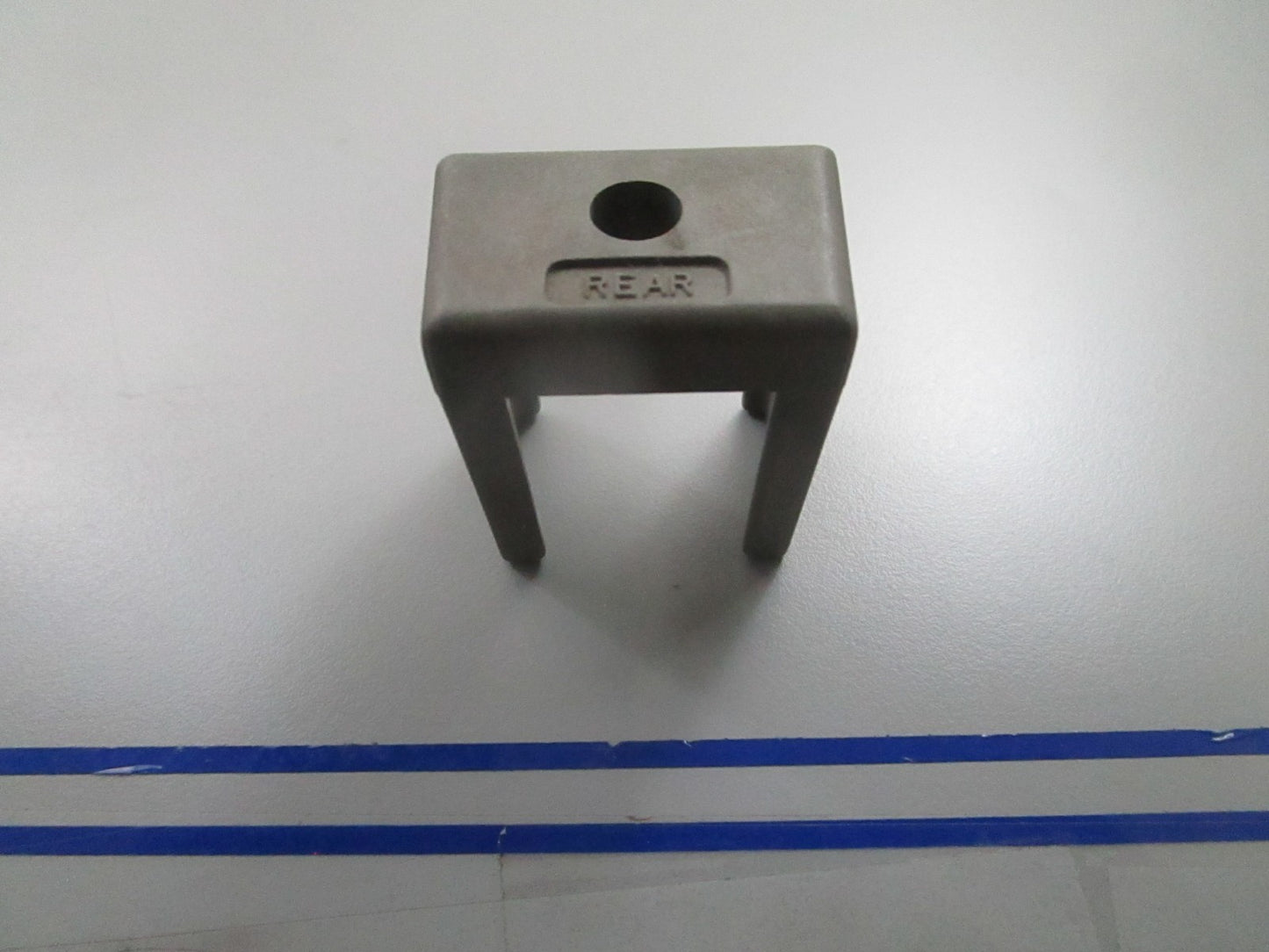 *NEW OEM* 0810 OMC Johnson Evinrude Filler Block 327482 0327482