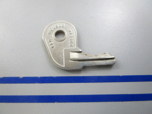 NEW OEM 501790 0501790 OMC Johnson Evinrude #25 Ignition Key 0810