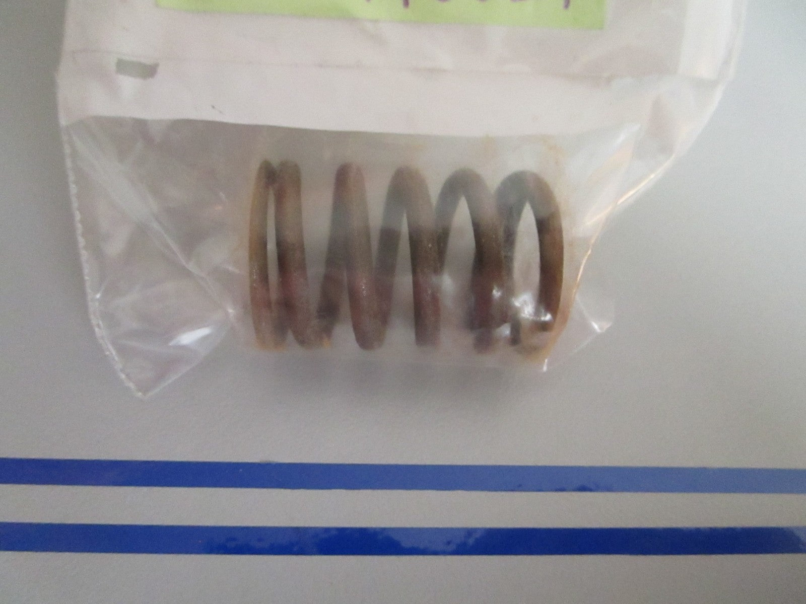 *NEW OEM* 0720 OMC Johnson Evinrude Valve Spring 446021 0446021