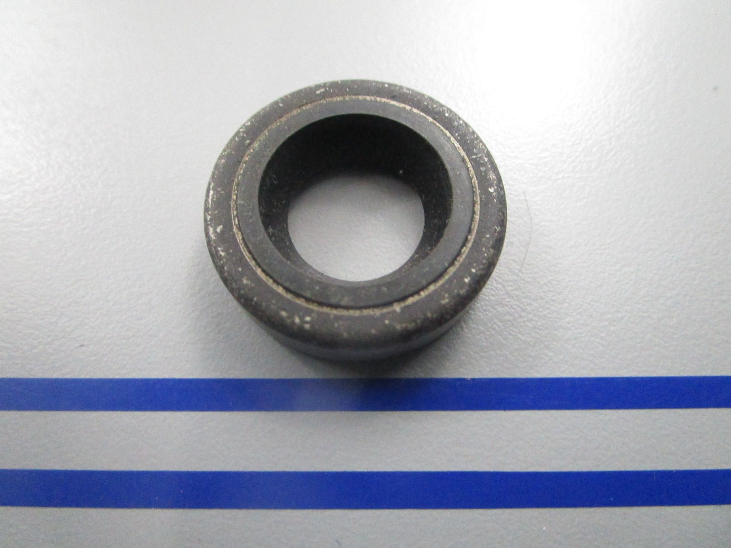 *NEW OEM* 0810 OMC Johnson Evinrude Seal 327899 0327899