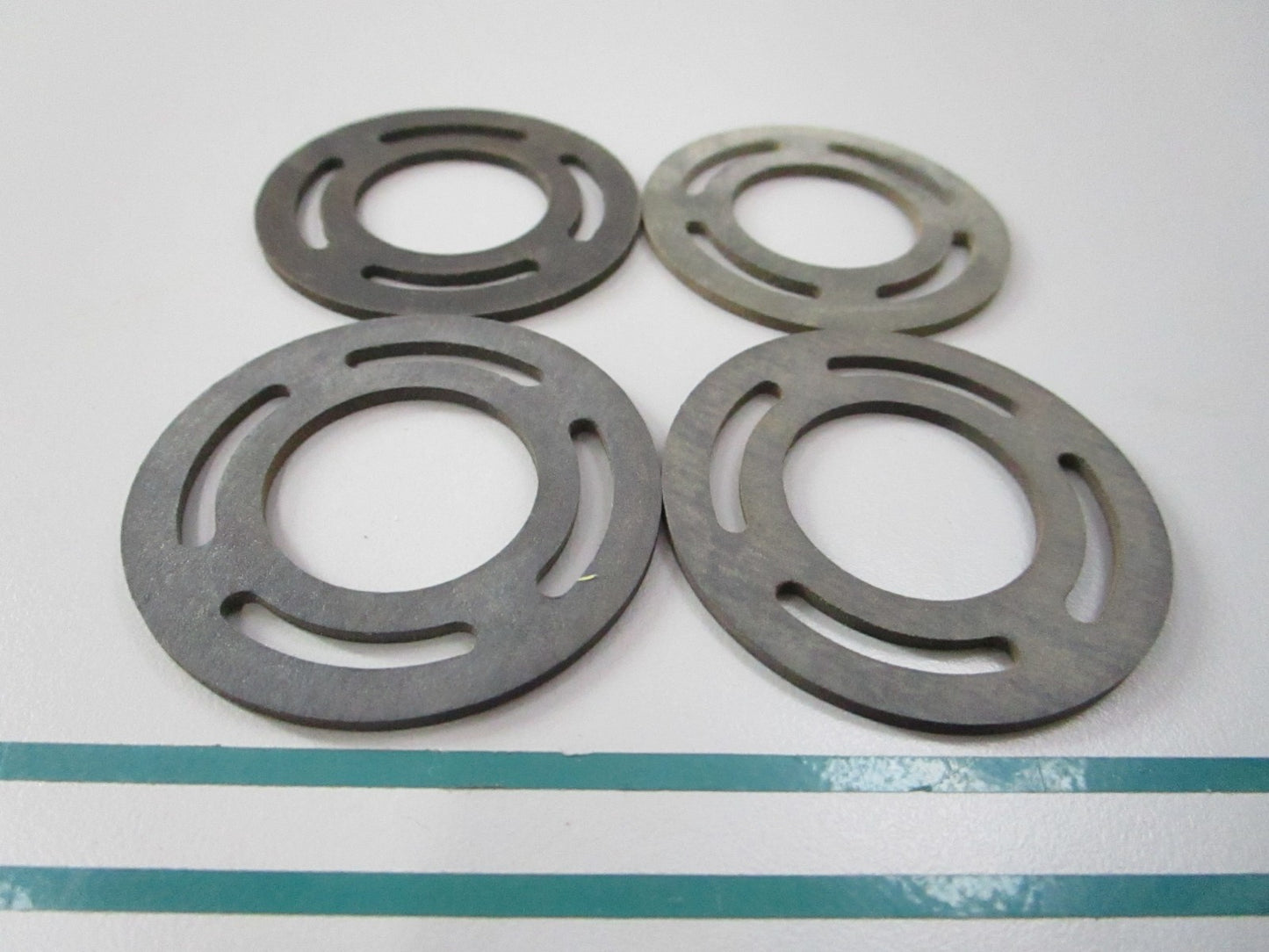 NEW OEM (LOT OF 4) 315723 0315723 OMC Johnson Evinrude Gasket 0810