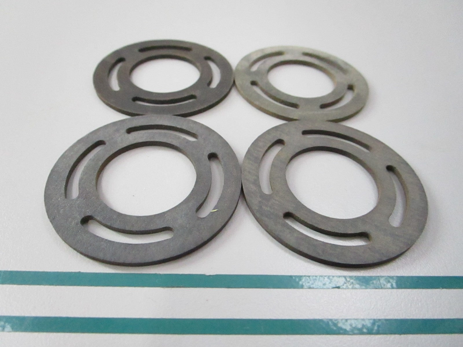NEW OEM (LOT OF 4) 315723 0315723 OMC Johnson Evinrude Gasket 0810