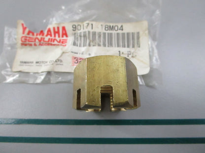 NEW OEM 90171-18M04-00 Yamaha Propeller Nut Castle 0810