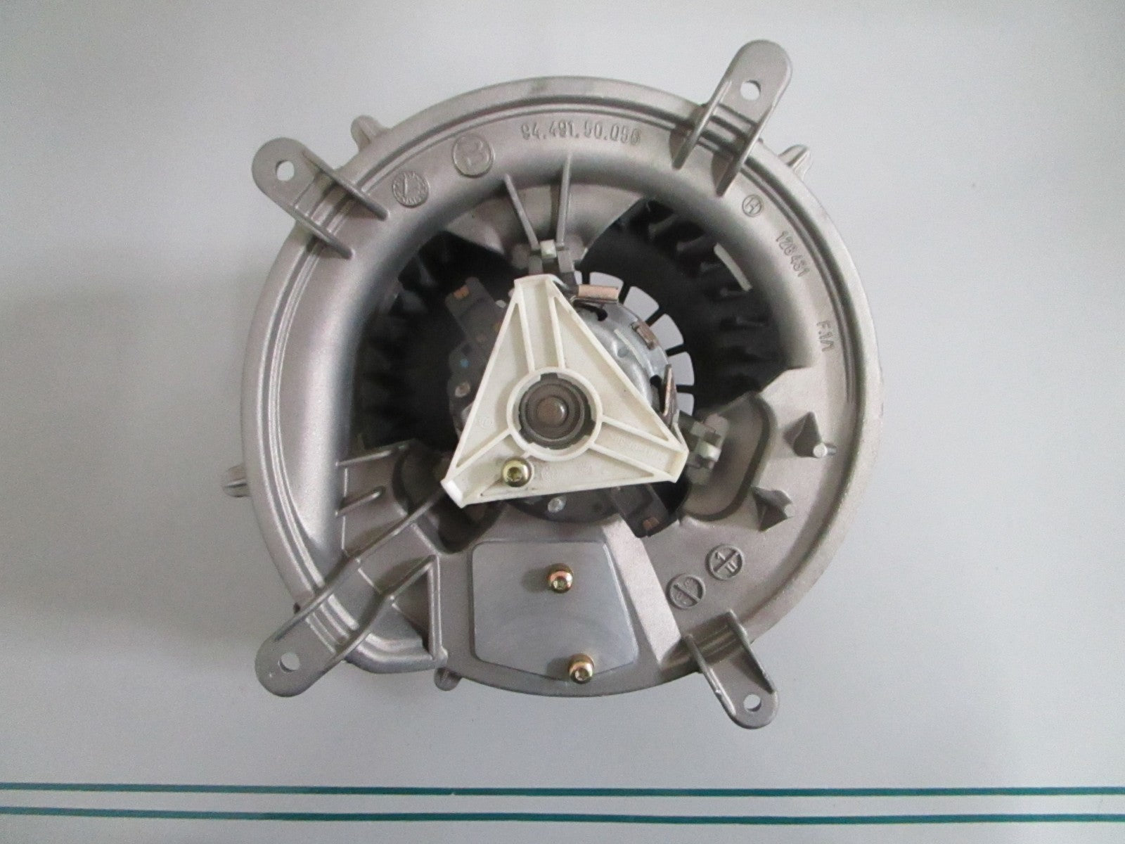 NEW OEM 2108206842 Mercedes-Benz Behr Blower Motor 0820