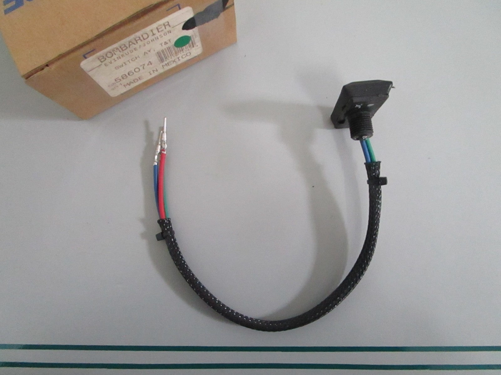 NEW OEM 586074 0586074 OMC Johnson Evinrude Trim & Tilt Switch Assy 0820