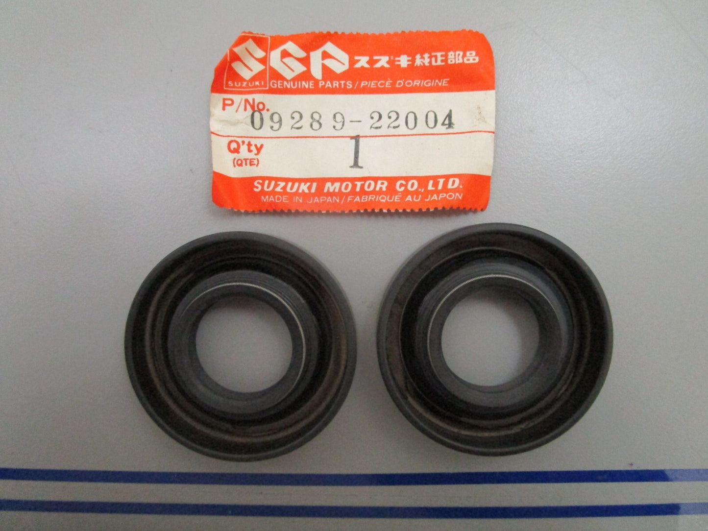 *NEW OEM* (LOT OF 2) 0770 Suzuki Oil Seal 09289-22004