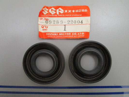*NEW OEM* (LOT OF 2) 0770 Suzuki Oil Seal 09289-22004