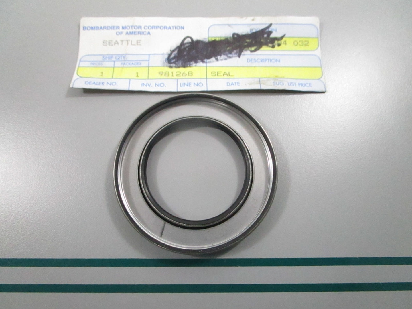NEW OEM 981268 0981268 OMC Johnson Evinrude Seal 0810