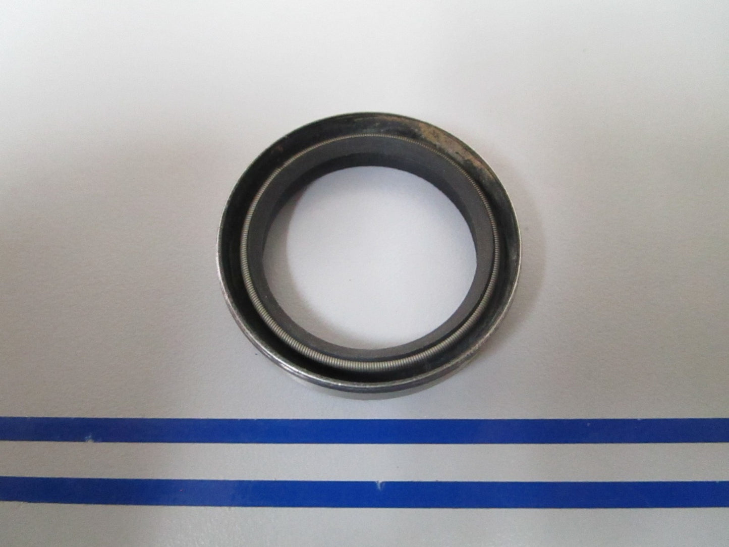 NEW OEM 308500 0308500 OMC Johnson Evinrude Seal 0810