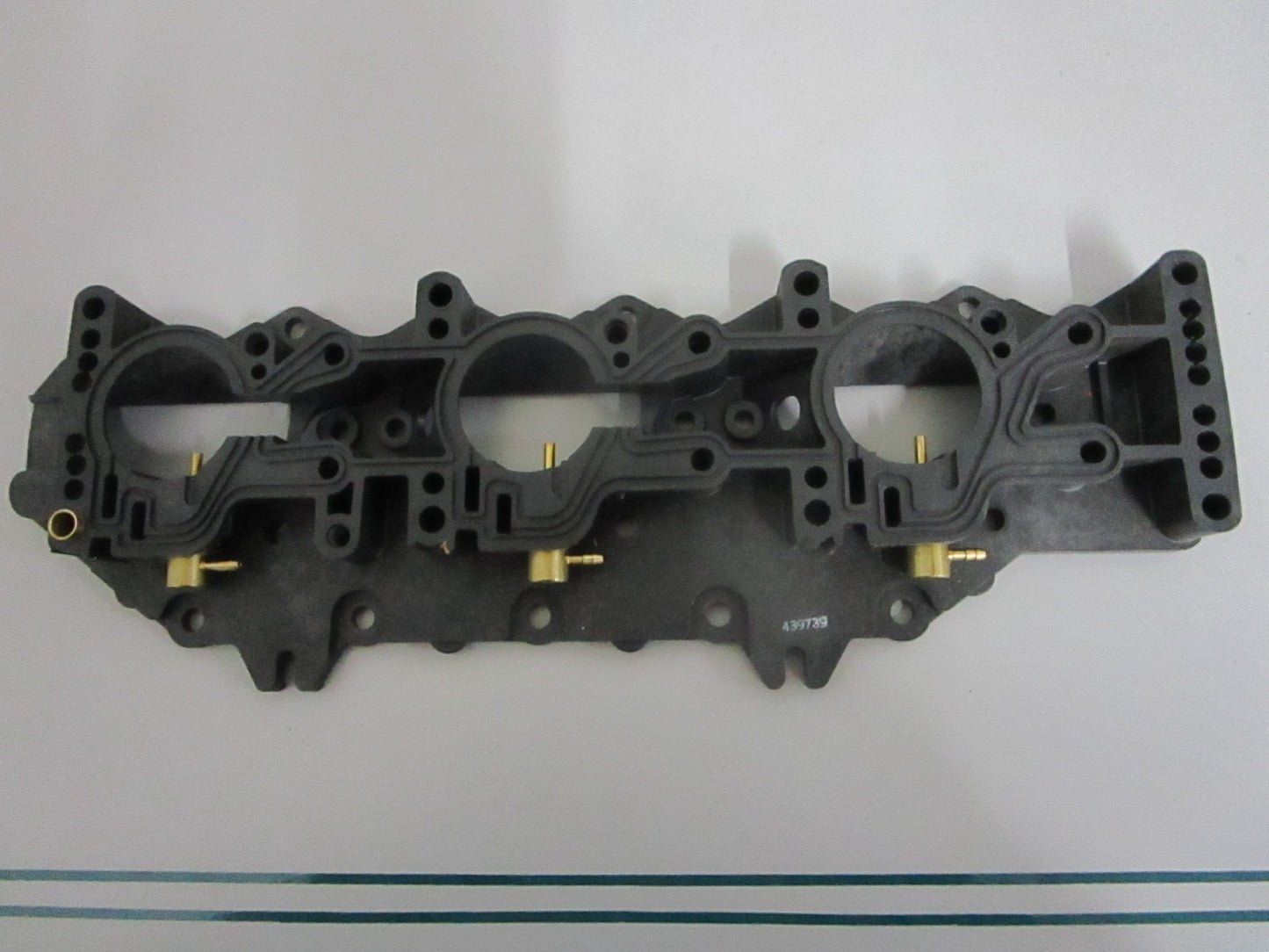 NEW OEM 439740 0439740 OMC Johnson Evinrude Intake Manifold Assy 0820