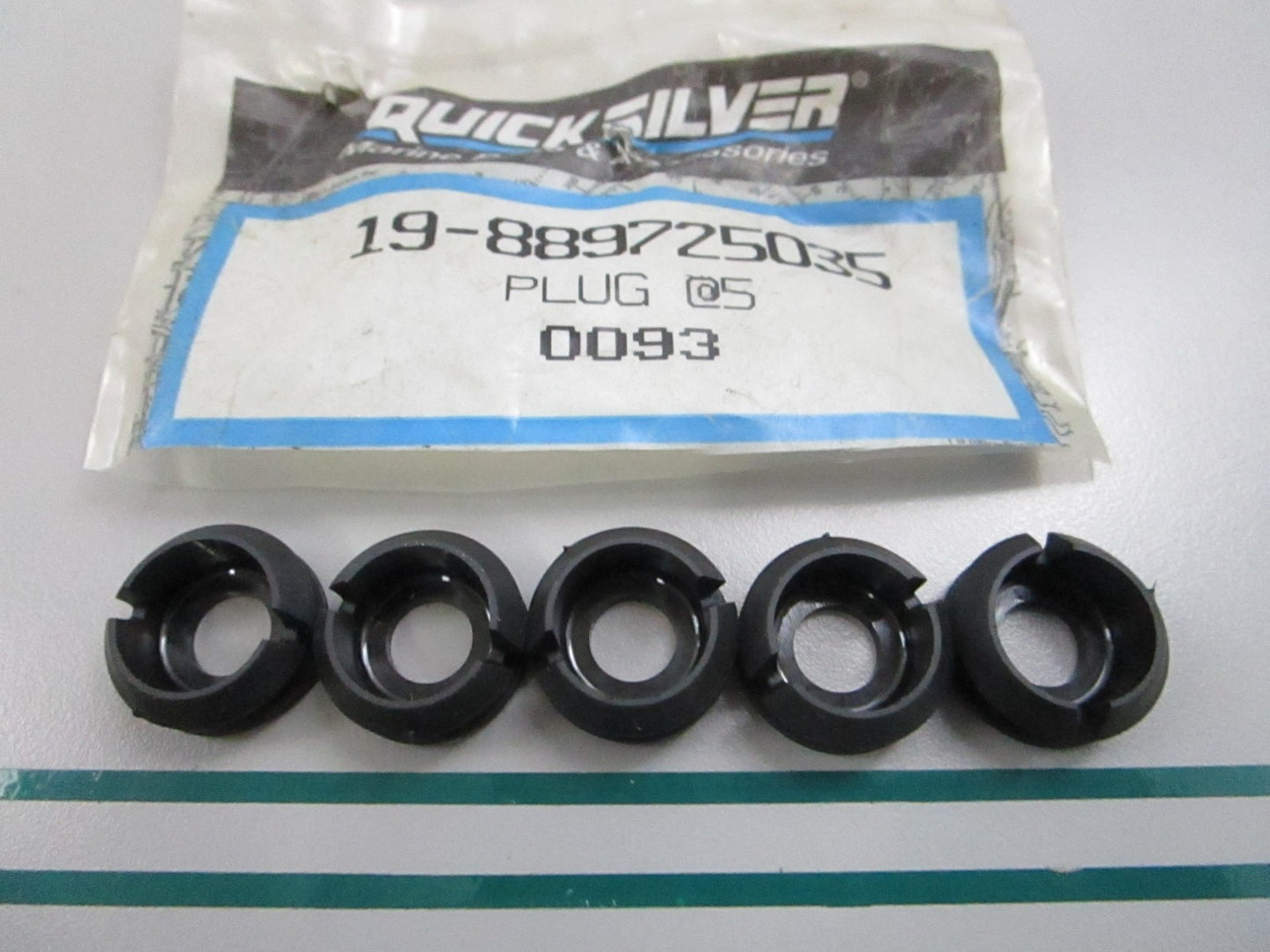 NEW OEM (LOT OF 5) 19-889725035 Mercury Quicksilver Plug 0810
