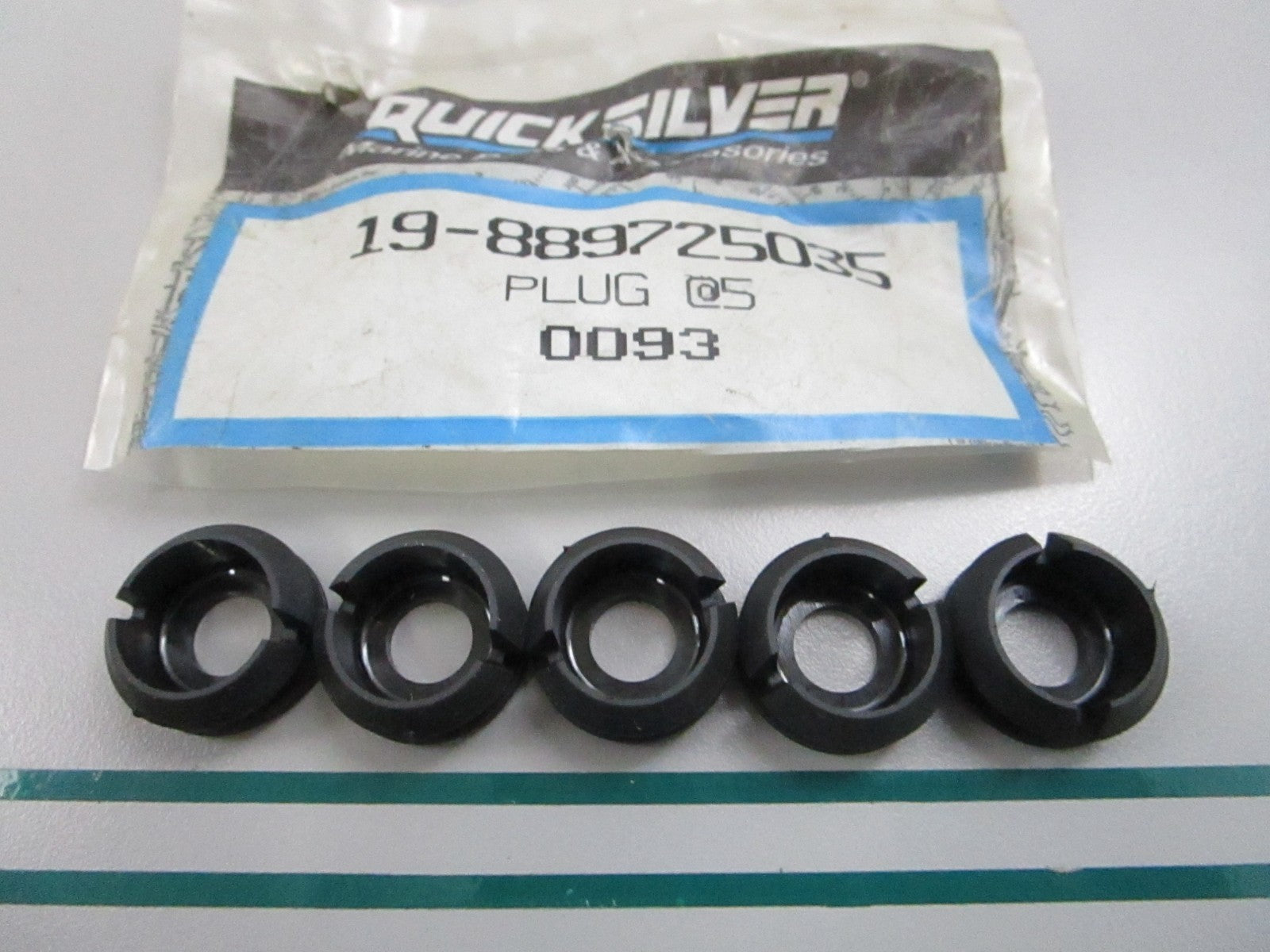 NEW OEM (LOT OF 5) 19-889725035 Mercury Quicksilver Plug 0810