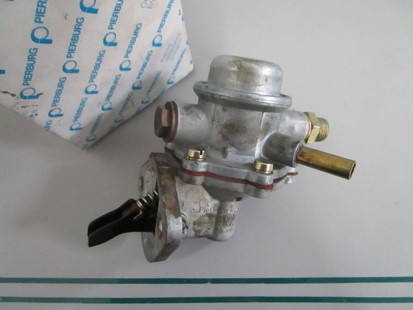 NEW OEM 0010914901 Mercedes-Benz Fuel Pump 0820