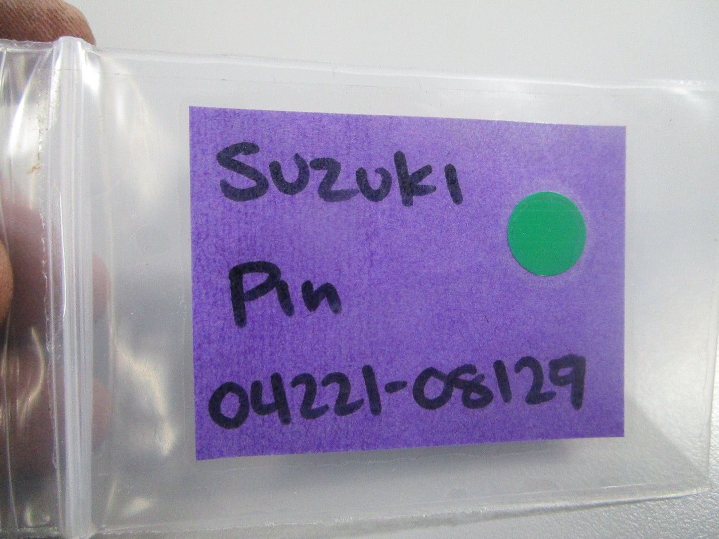 NEW OEM 04221-08129 Suzuki Pin 0810