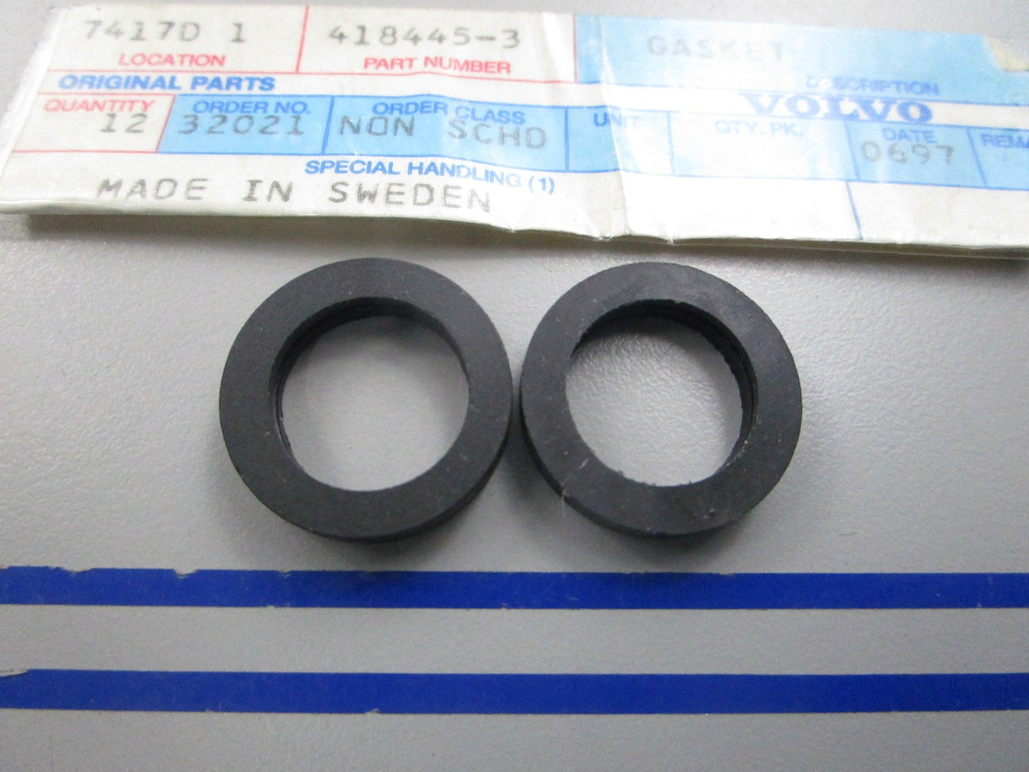 NEW OEM (LOT OF 2) 418445 Volvo Penta Seal 0810