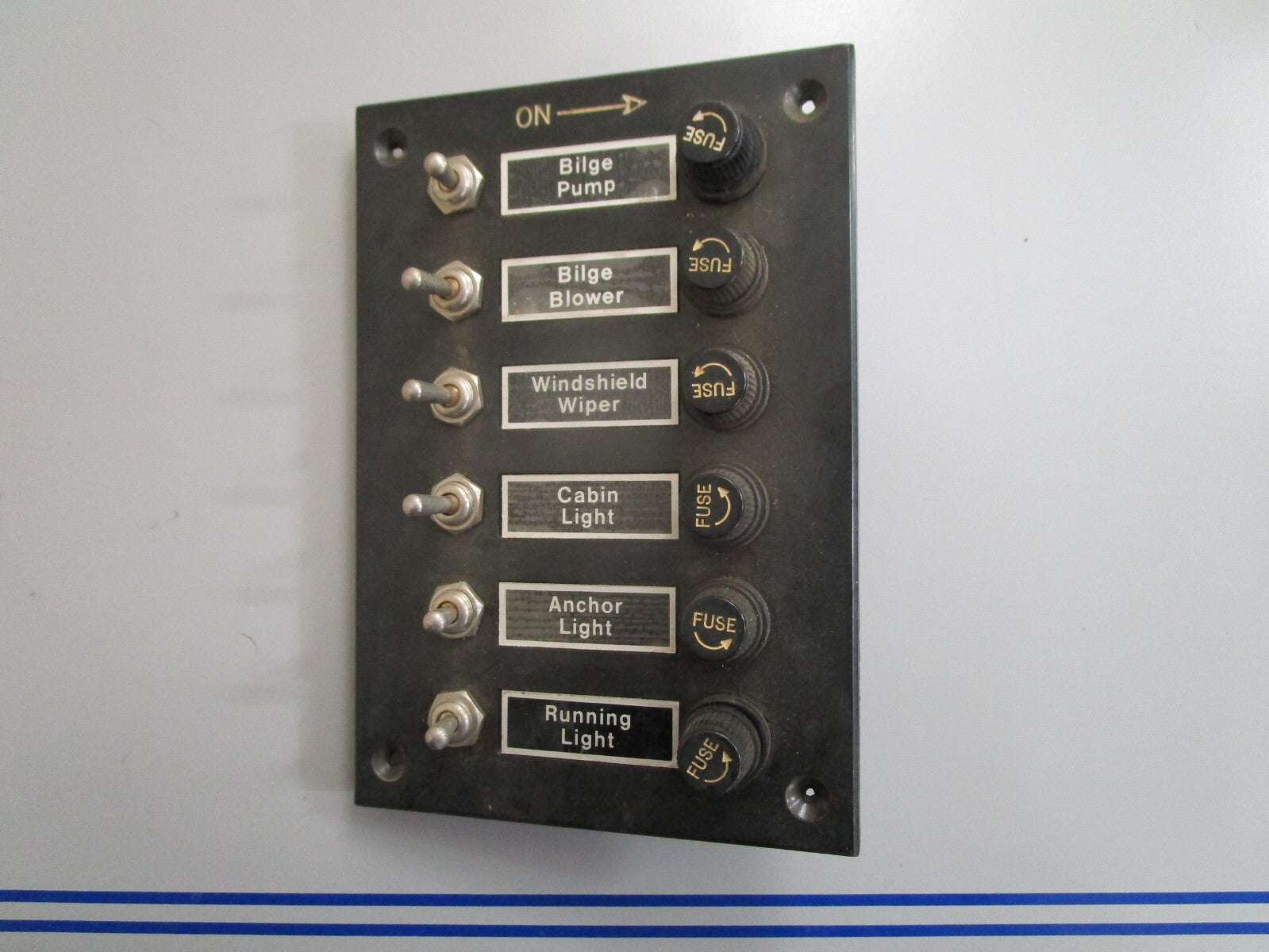 *NEW* 0810 Marine Boat 6 Gang Bakelite Plate Switch Panel w/ Toggle