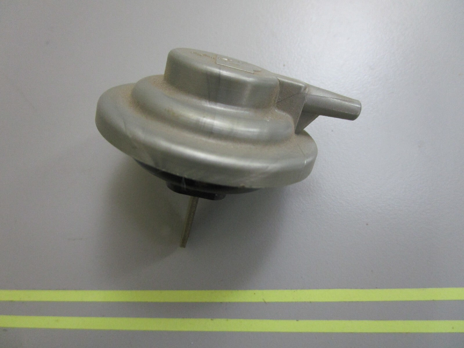 *NEW OEM* 0810 OMC Johnson Evinrude Vacuum Control 383916 0383916