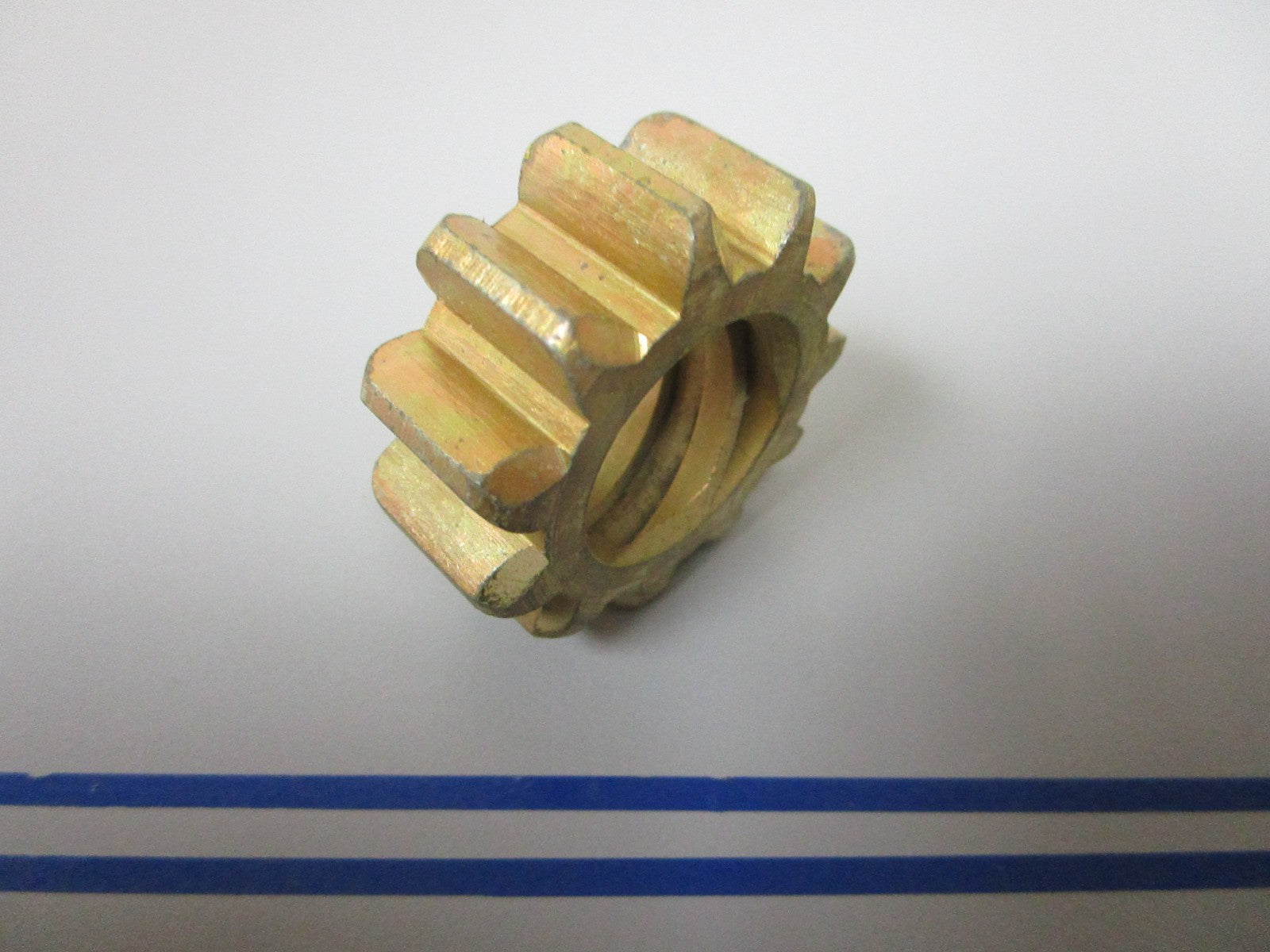 NEW OEM 311861 0311861 OMC Johnson Evinrude Starter Drive Pinion 0720
