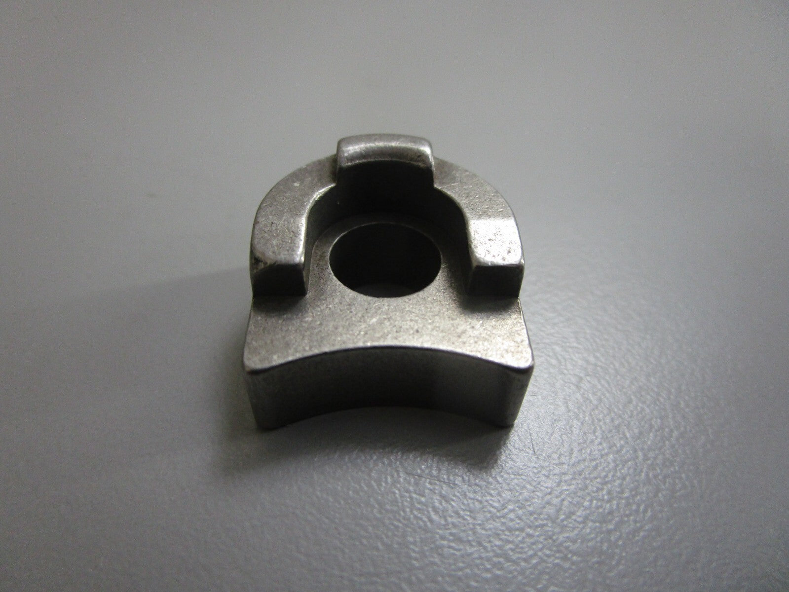 *NEW OEM* 0810 Volvo Penta Clamp 833878