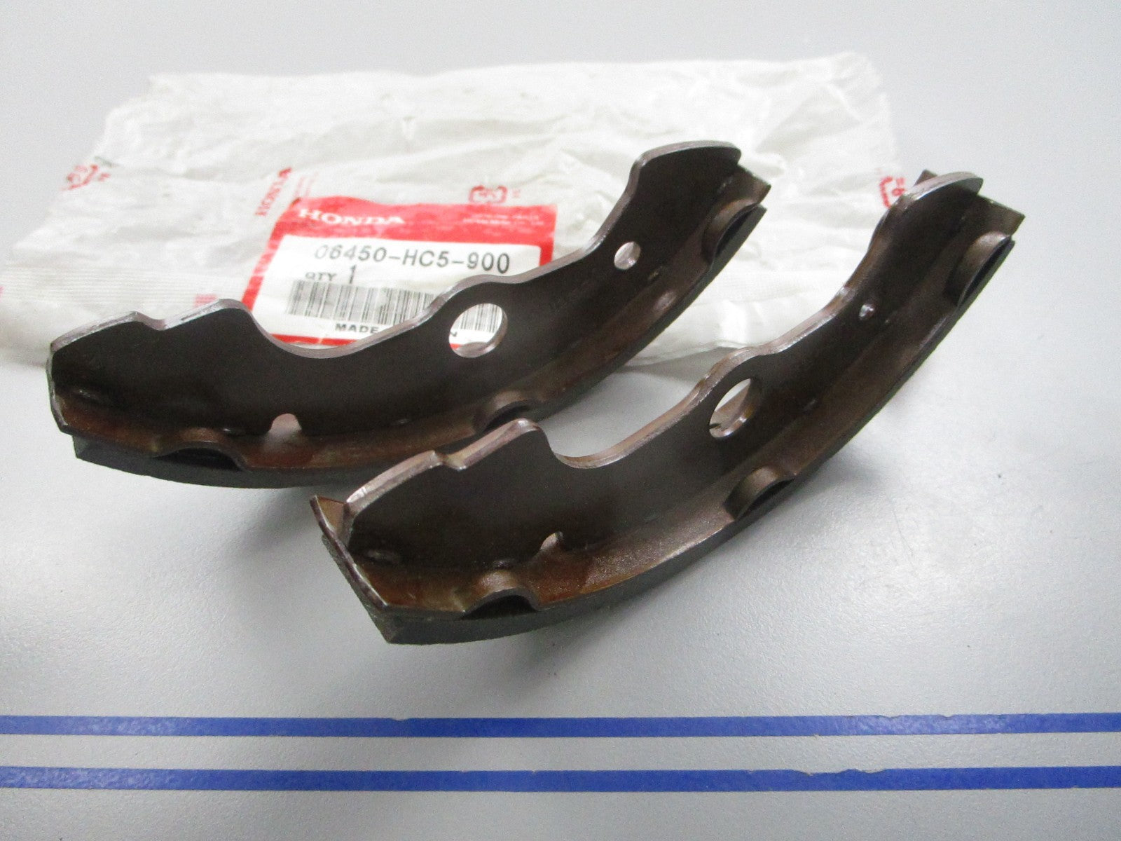 NEW OEM 06450-HC5-900 Honda Brake Shoe Set 0720