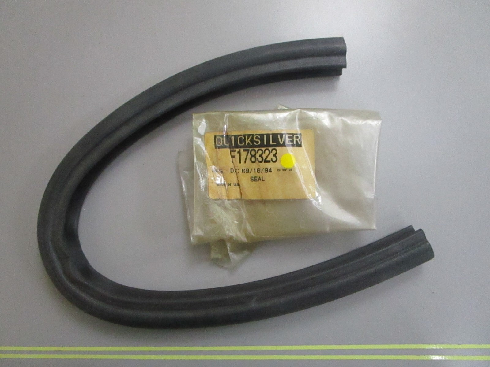 *NEW OEM* 0820 Mercury Quicksilver Seal F178323