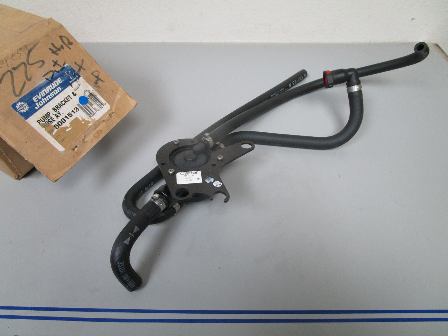 *NEW OEM* 0720 OMC Johnson Evinrude Pump Bracket & Hose Assembly 5001513