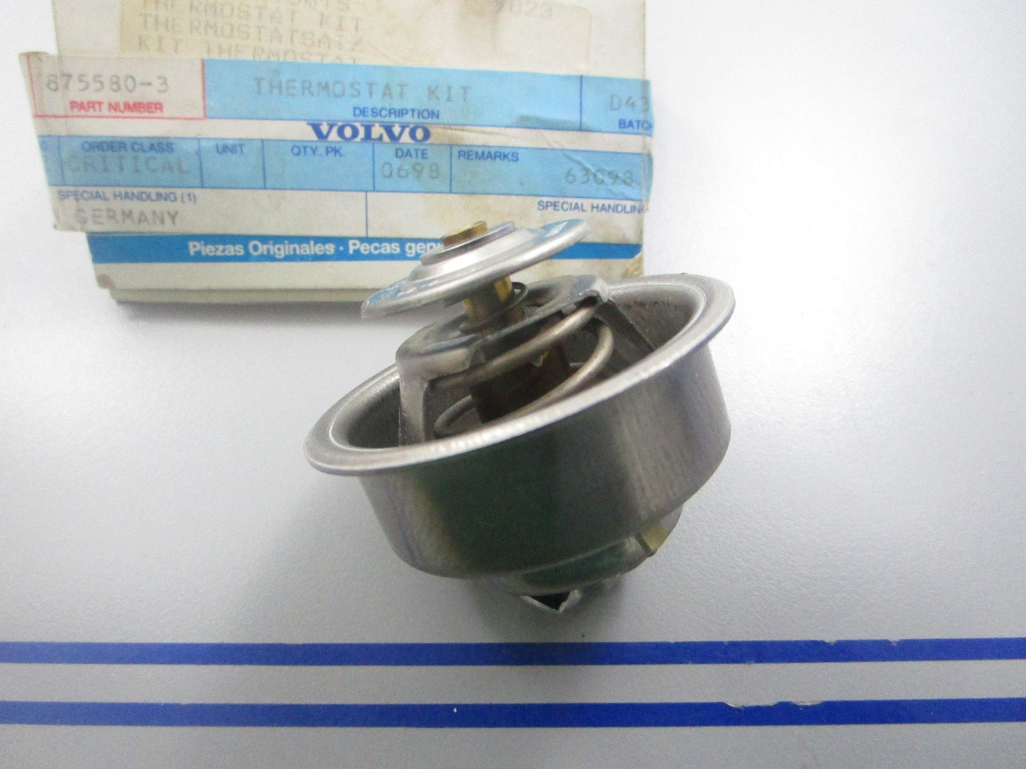 *NEW OEM* 0810 Volvo Penta Thermostat 875580