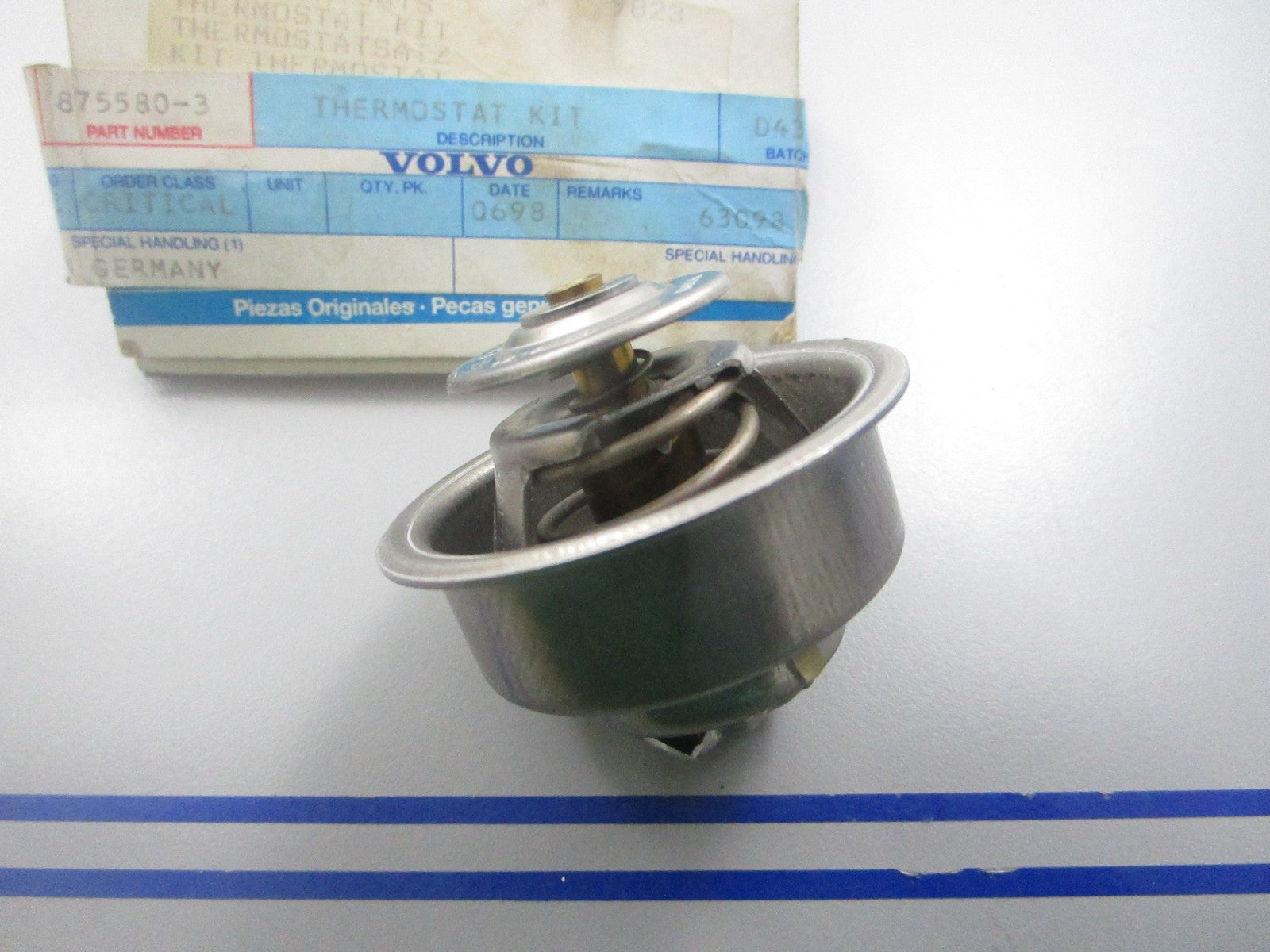 *NEW OEM* 0810 Volvo Penta Thermostat 875580
