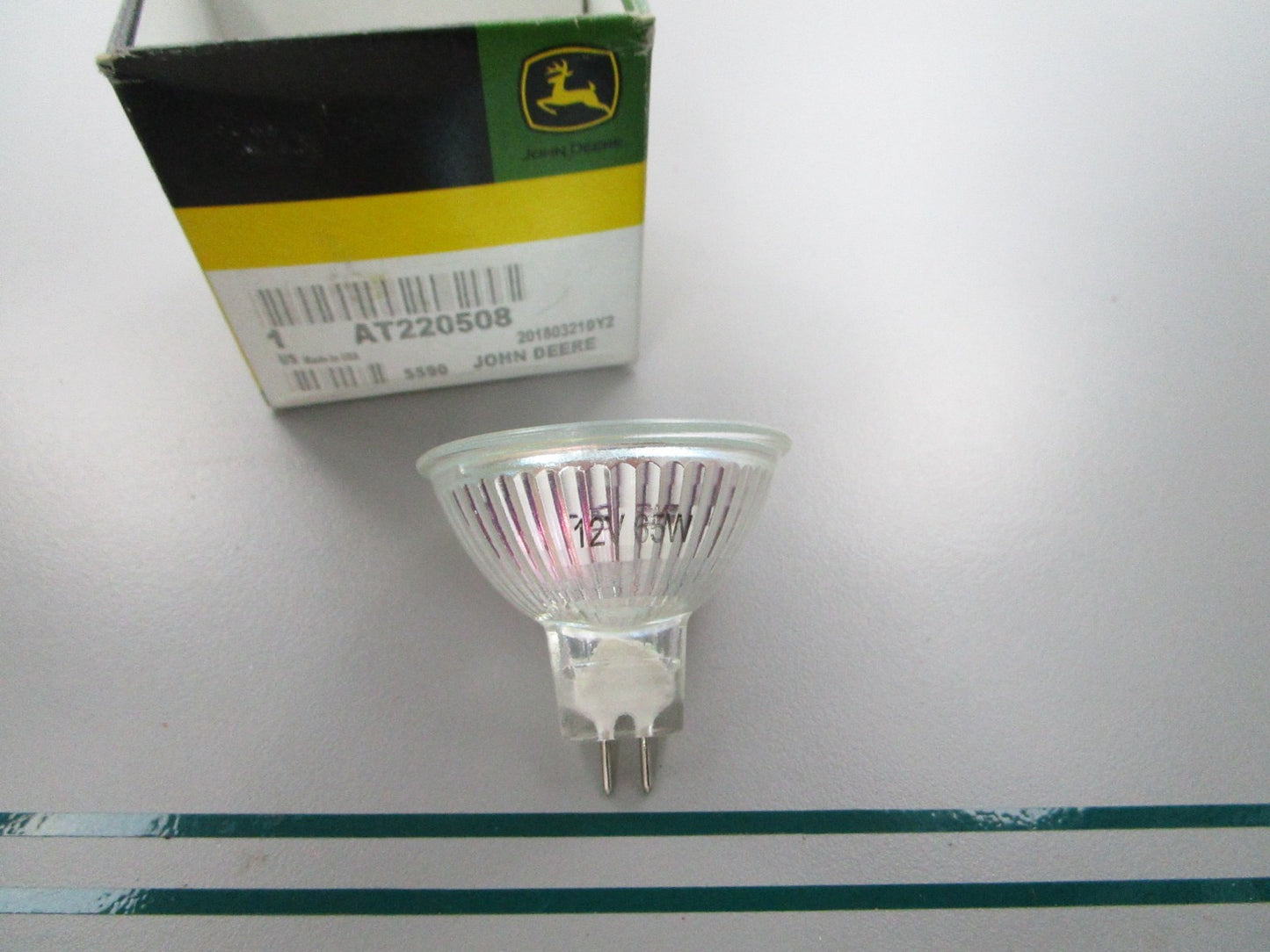 NEW OEM AT220508 John Deere Light Bulb 0810