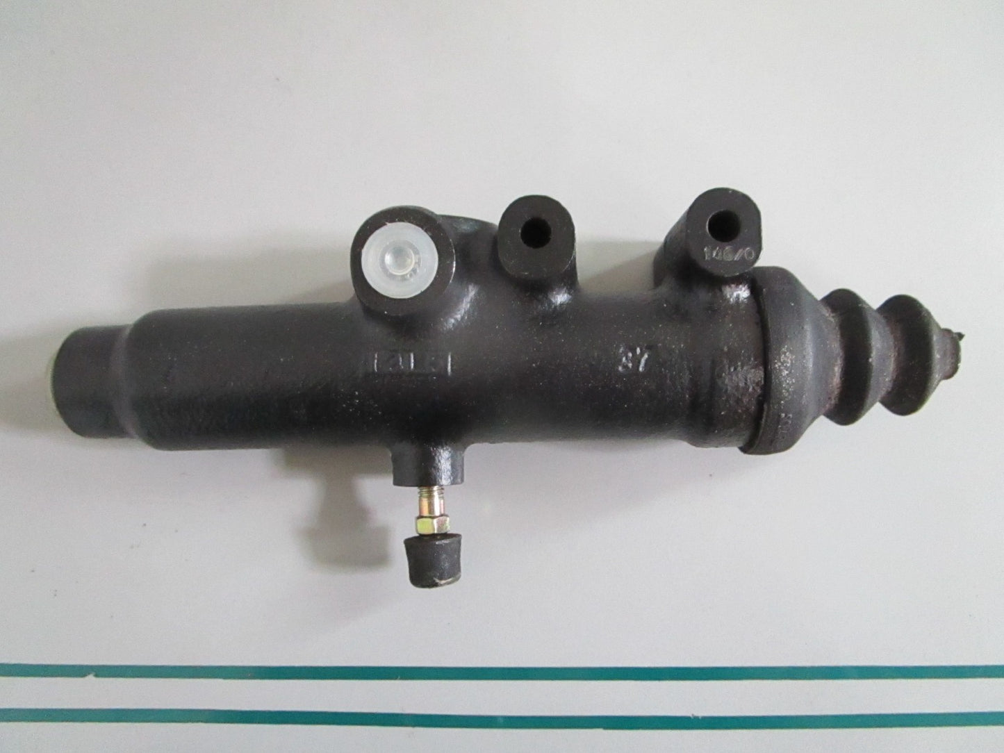 NEW OEM 0002952406 Mercedes-Benz Master Cylinder 0820