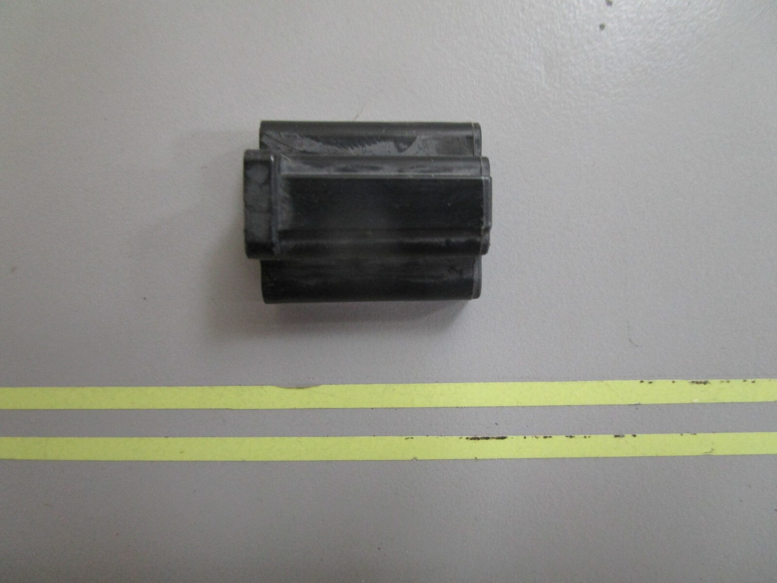 *NEW OEM* 0810 OMC Johnson Evinrude Terminal Housing 309474 0309474