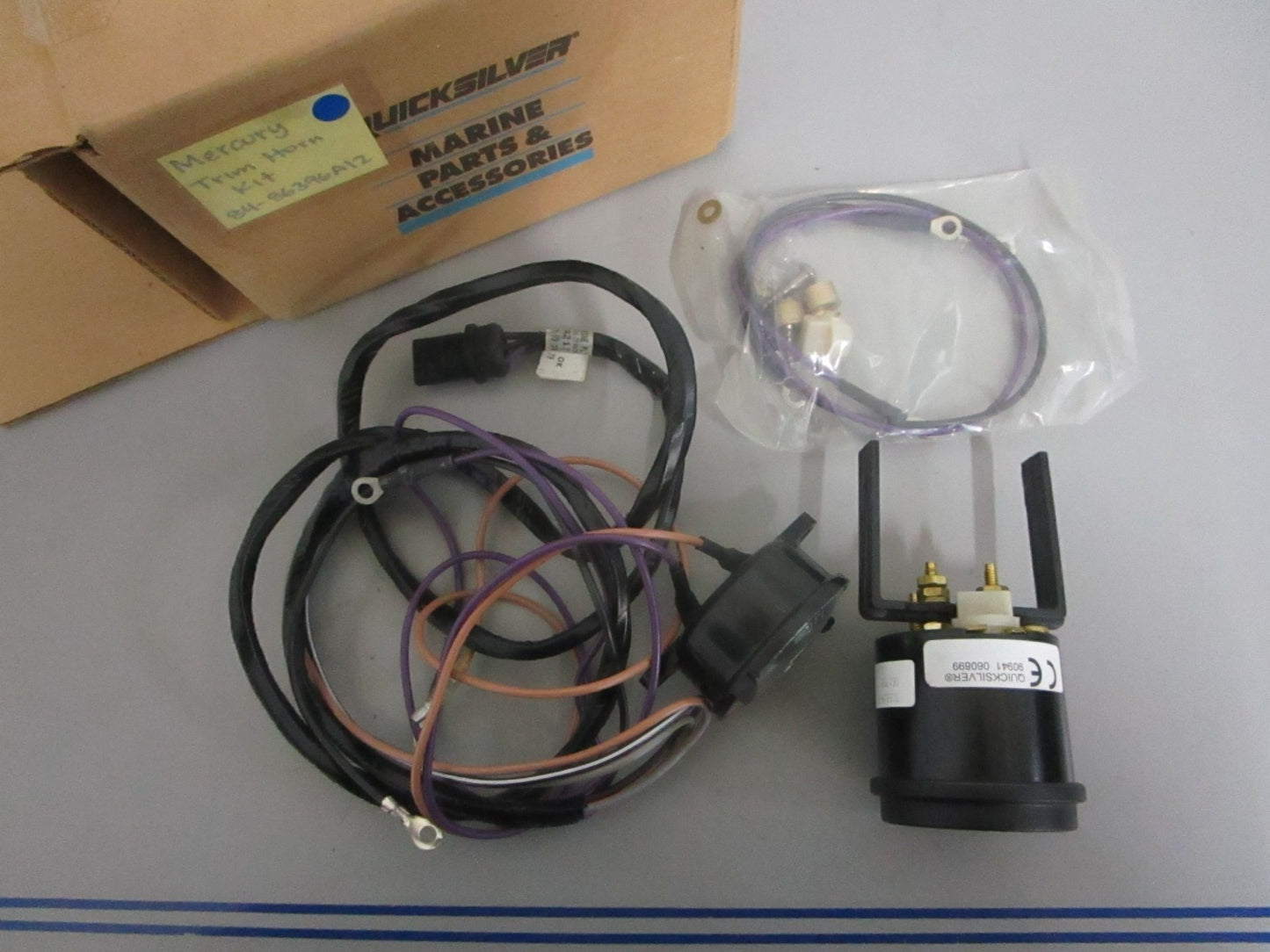NEW OEM 84-86396A12 Mercury Quicksilver Trim Horn Kit 0820