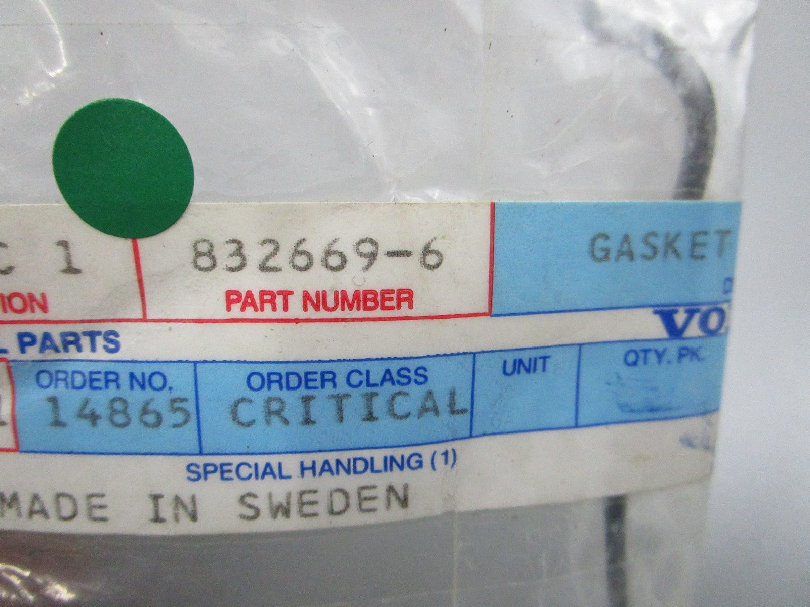 NEW OEM 832669-6 Volvo Penta Gasket 0810