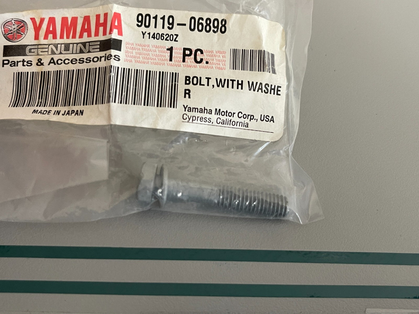 NEW OEM 90119-06898-00 Yamaha Bolt 0810