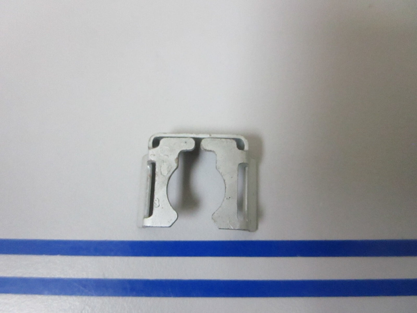 *NEW OEM* 0810 Volvo Penta Fuel Injector Retainer 3858970