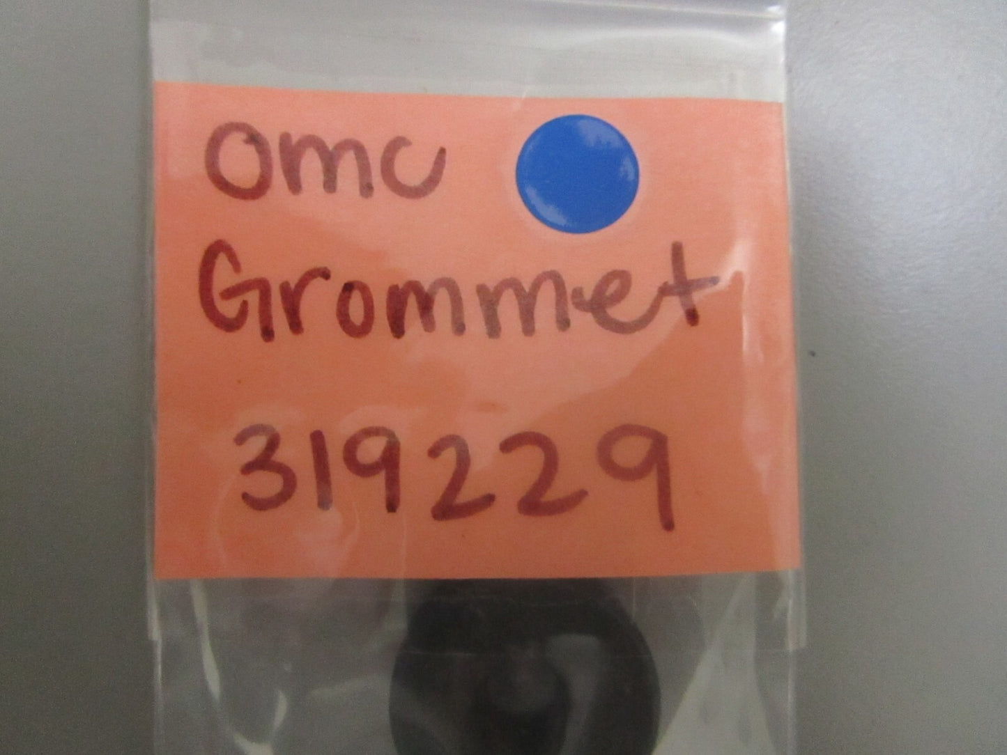 *NEW OEM* 0810 OMC Johnson Evinrude Grommet 319229 0319229