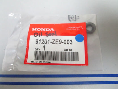 *NEW OEM* 0770 Honda Oil Seal 91201-ZE9-003